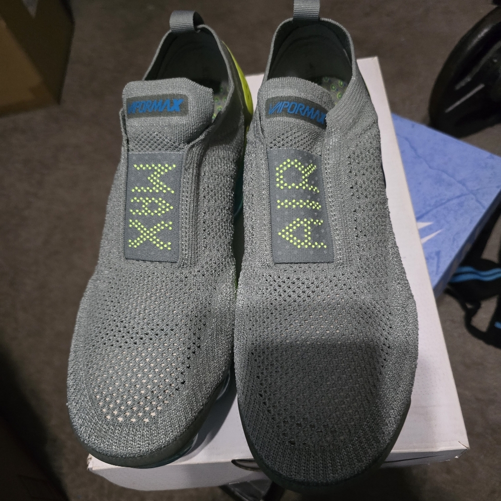 Nike Air Vapormax Flyknit Men's Shoes - Gray